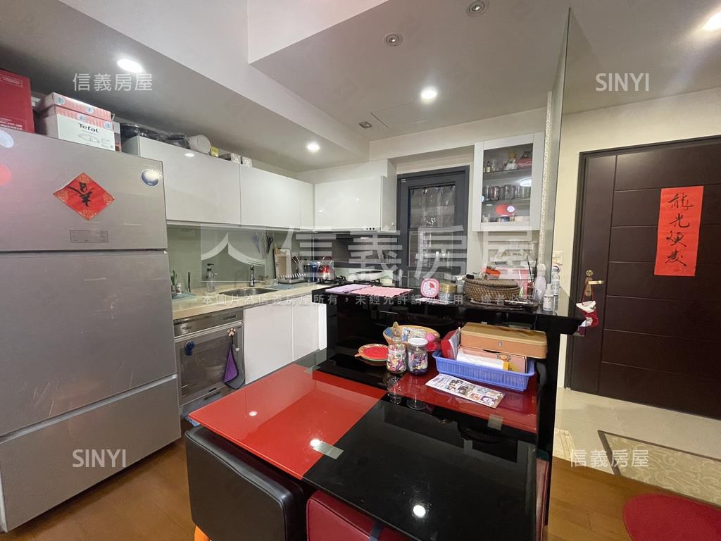 迴龍捷運鼎集裝潢美屋房屋室內格局與周邊環境