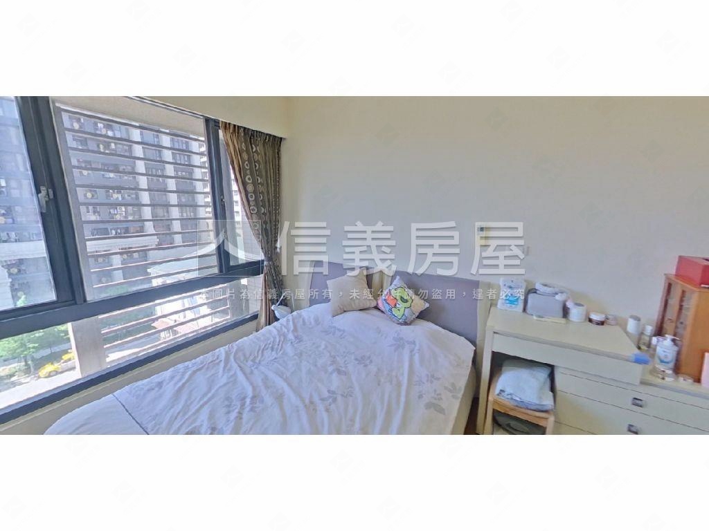 迴龍捷運鼎集裝潢美屋房屋室內格局與周邊環境