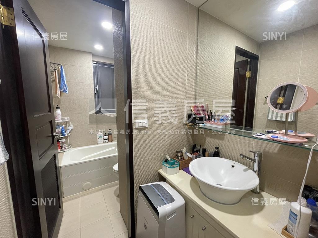迴龍捷運鼎集裝潢美屋房屋室內格局與周邊環境
