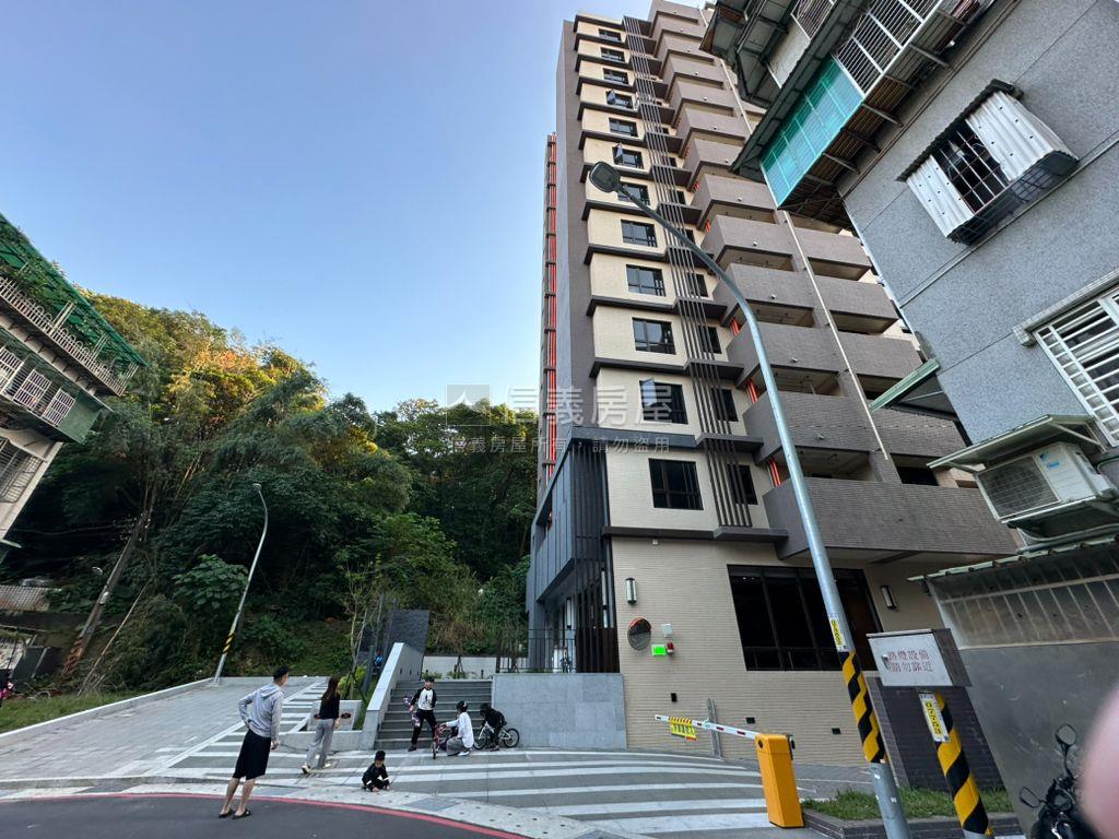 捷運學府Ｎｏ．３房屋室內格局與周邊環境