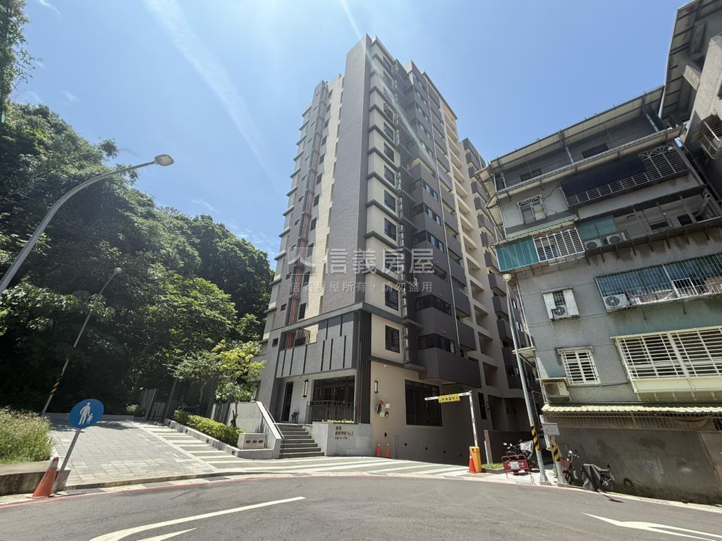 捷運學府Ｎｏ．３房屋室內格局與周邊環境