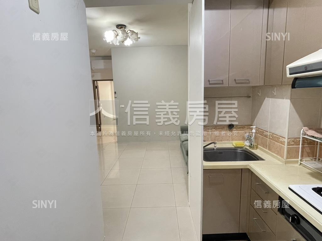 雙併電梯華廈套房房屋室內格局與周邊環境
