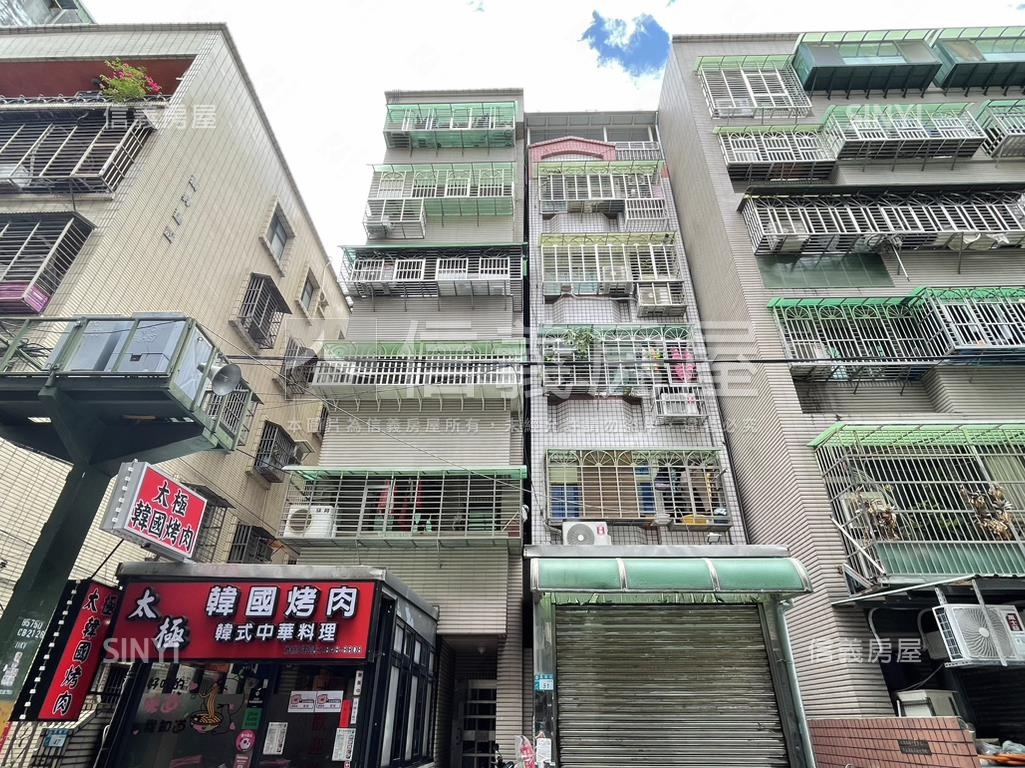 雙併電梯華廈套房房屋室內格局與周邊環境