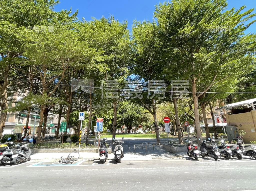 雙併電梯華廈套房房屋室內格局與周邊環境