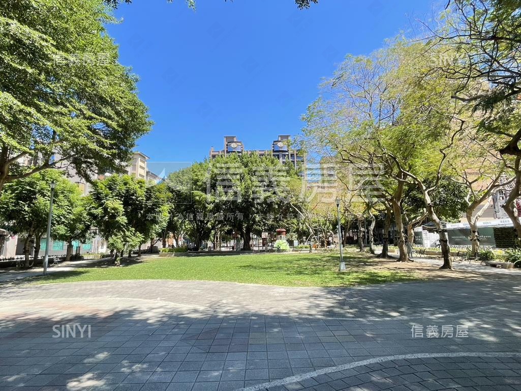 雙併電梯華廈套房房屋室內格局與周邊環境