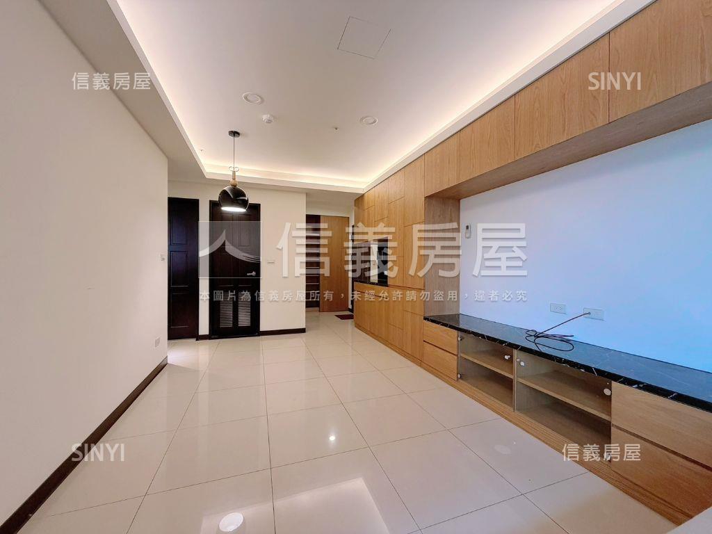 專任、高樓景觀擎天匯兩房房屋室內格局與周邊環境