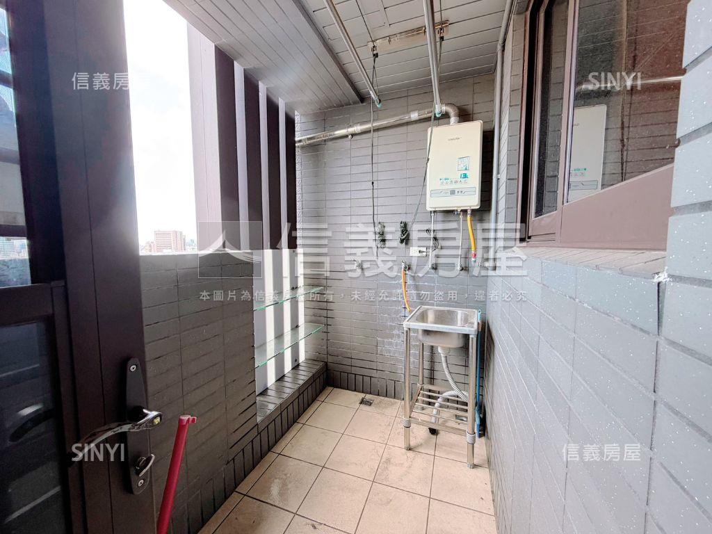 專任、高樓景觀擎天匯兩房房屋室內格局與周邊環境