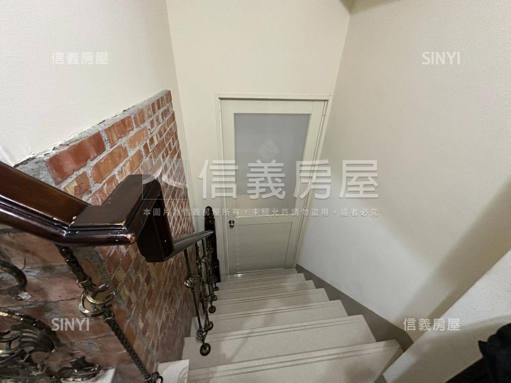 近巨蛋文藝咖啡店面房屋室內格局與周邊環境