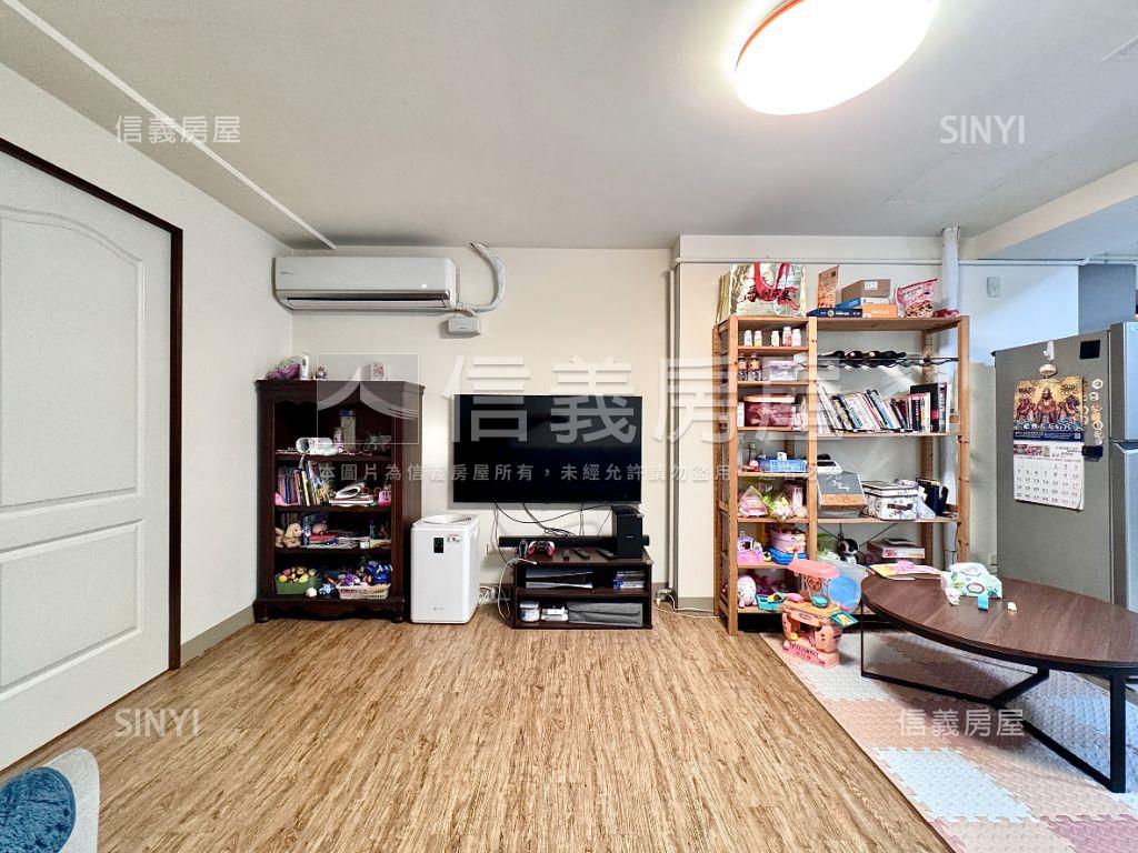 近巨蛋文藝咖啡店面房屋室內格局與周邊環境