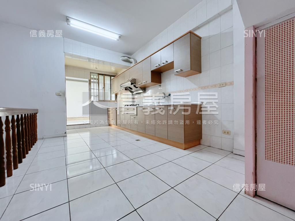 近捷運４層樓金透店！房屋室內格局與周邊環境