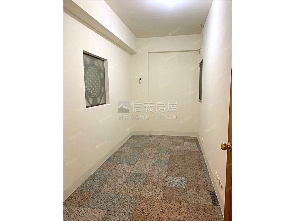 低總價健身公寓１＋４房房屋室內格局與周邊環境