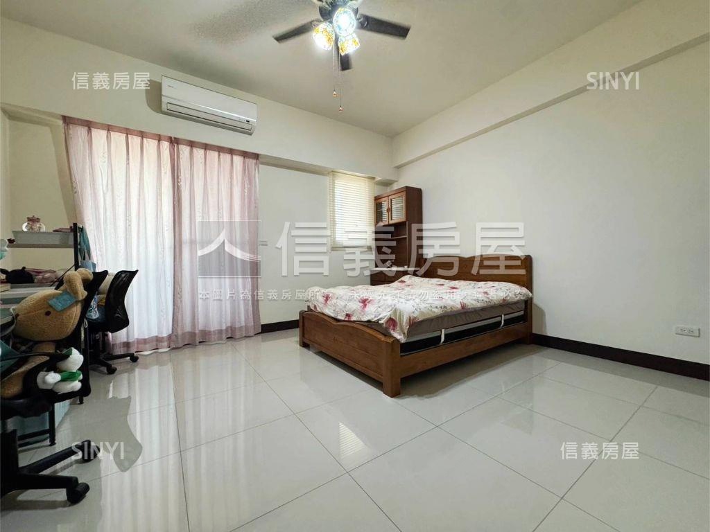 正面公園霸氣雙車美透房屋室內格局與周邊環境