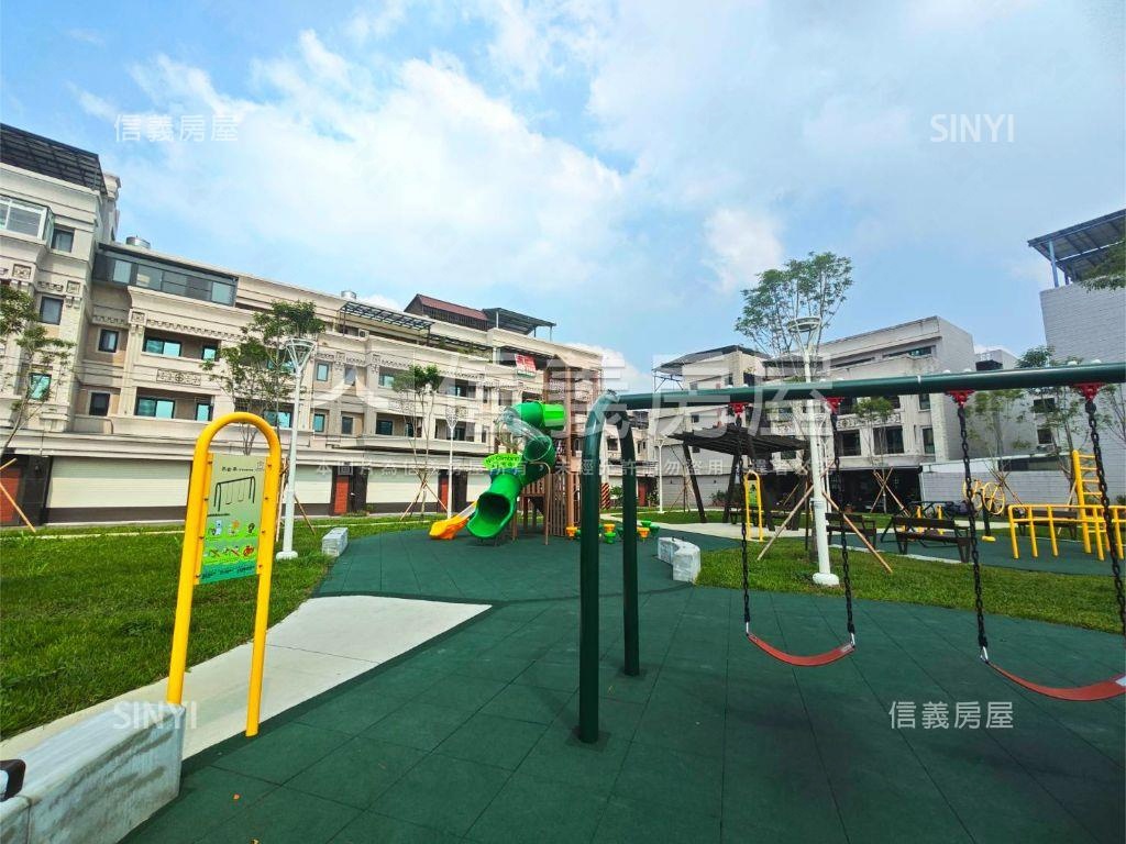 正面公園霸氣雙車美透房屋室內格局與周邊環境