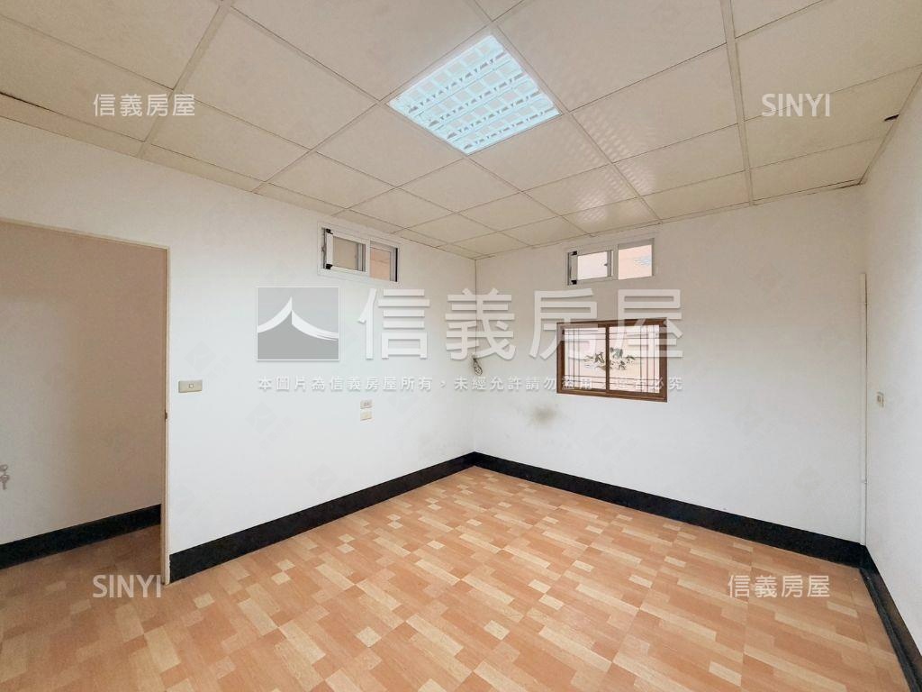 建國二路人潮吃市黃金店面房屋室內格局與周邊環境