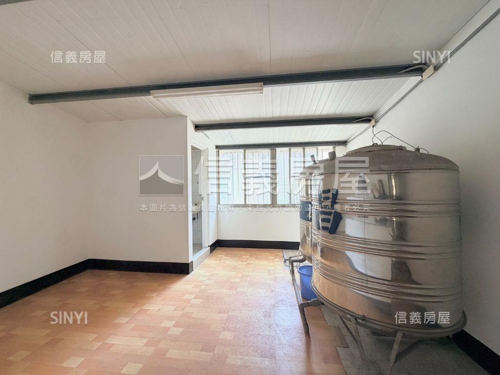 建國二路人潮吃市黃金店面房屋室內格局與周邊環境