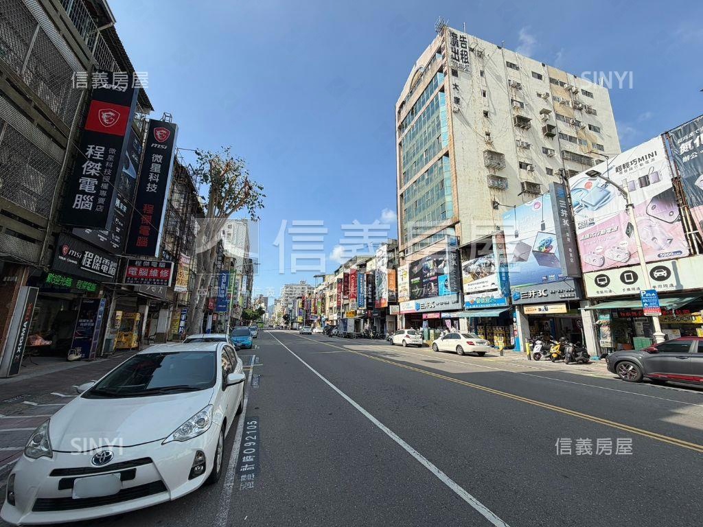 建國二路人潮吃市黃金店面房屋室內格局與周邊環境