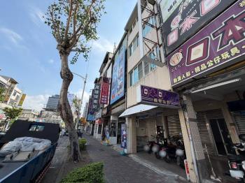 建國二路人潮吃市黃金店面