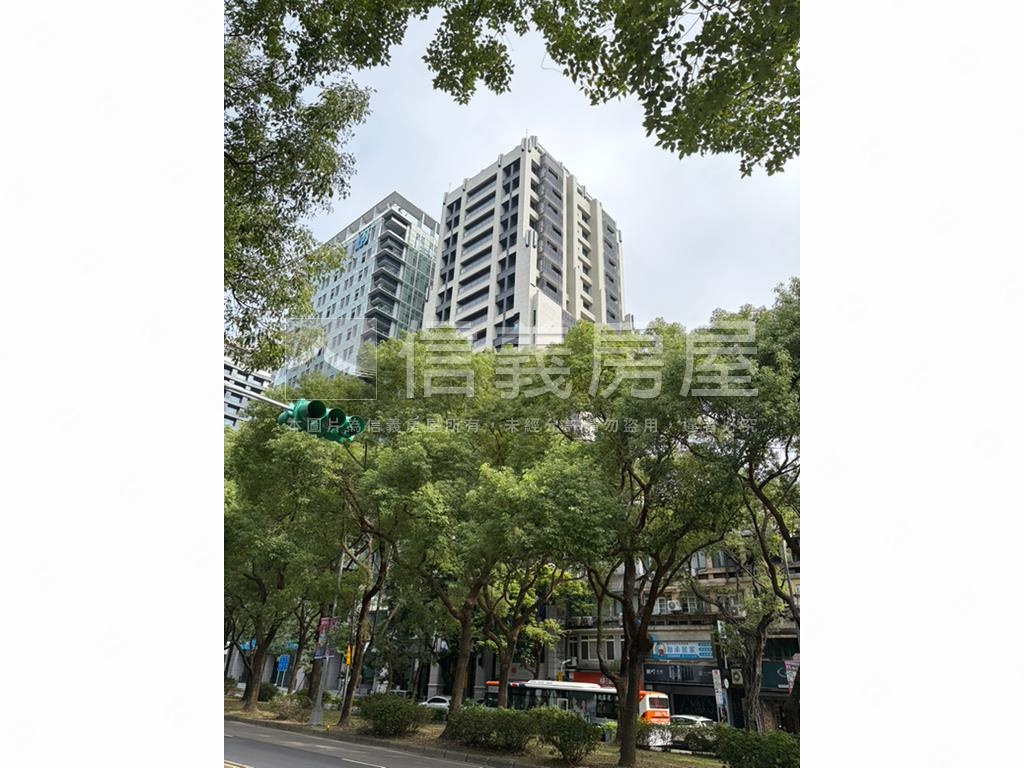 富邦藝樹１０１天際線景觀房屋室內格局與周邊環境