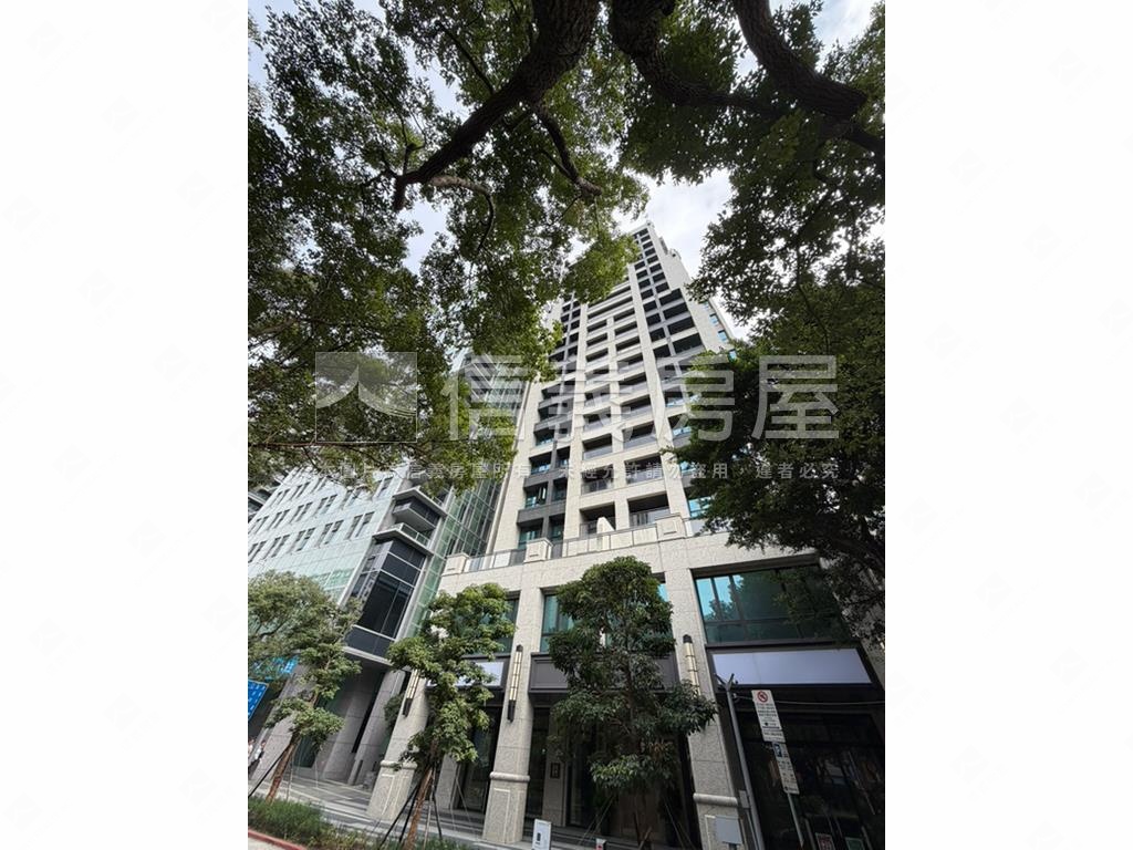 富邦藝樹１０１天際線景觀房屋室內格局與周邊環境