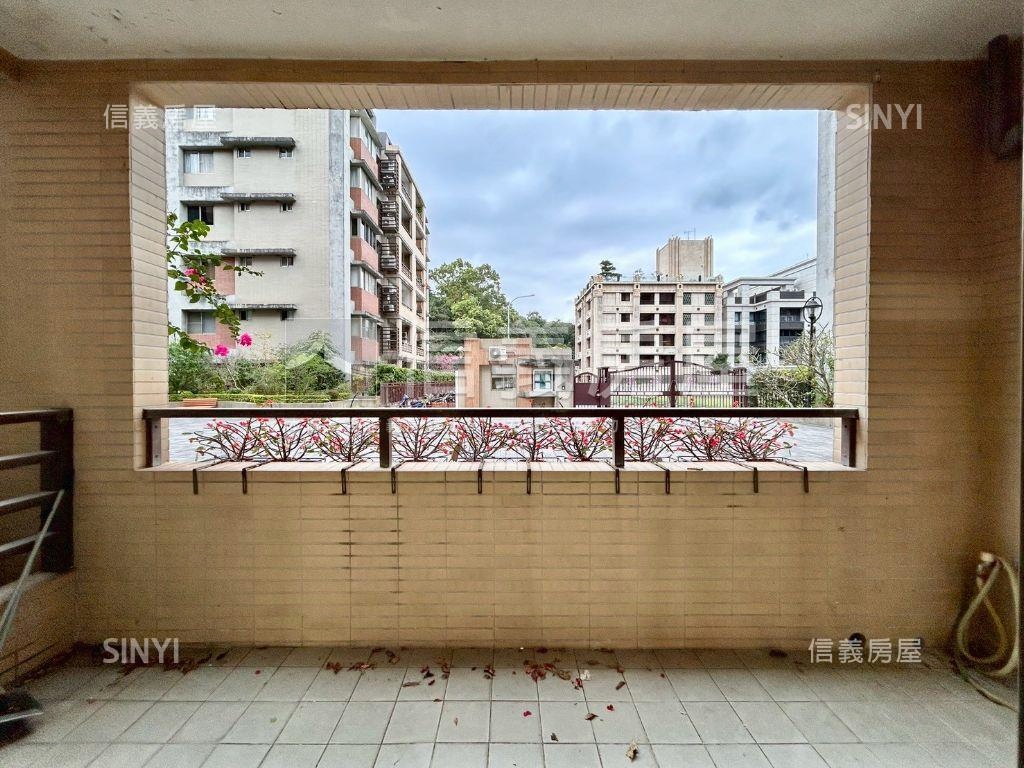 稀有釋出大四房電梯邊間房屋室內格局與周邊環境