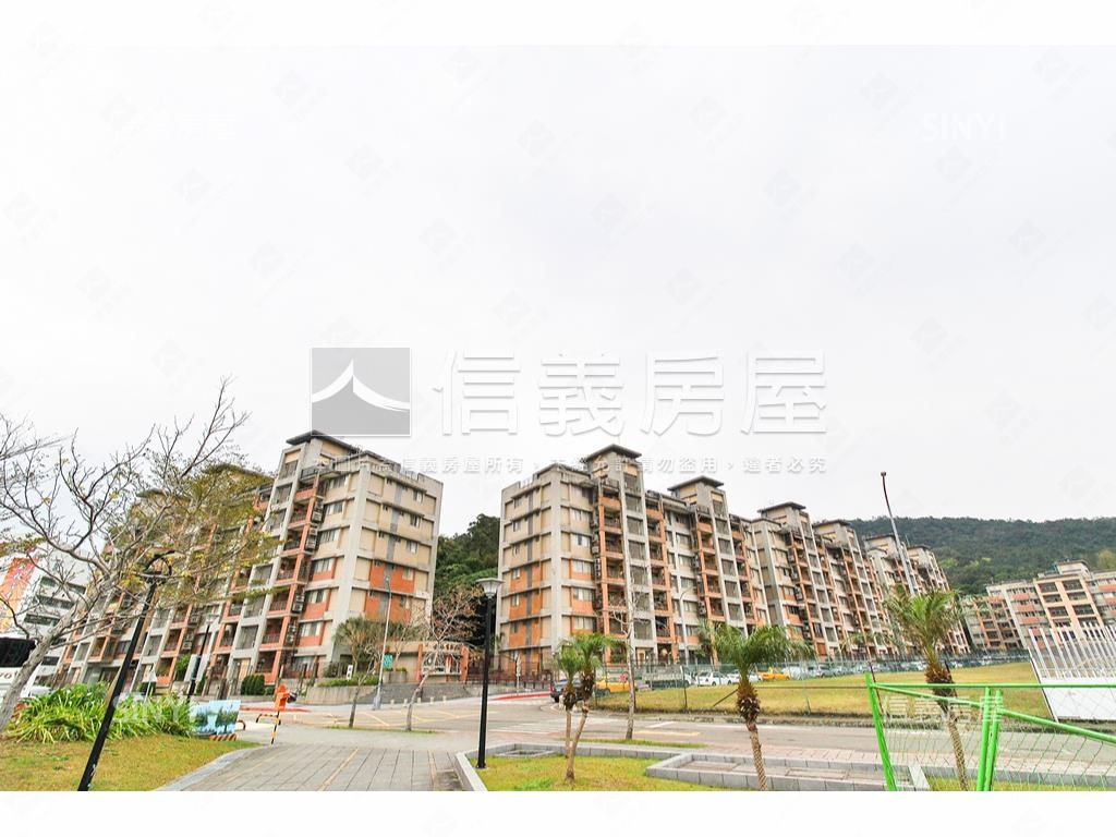 稀有釋出大四房電梯邊間房屋室內格局與周邊環境