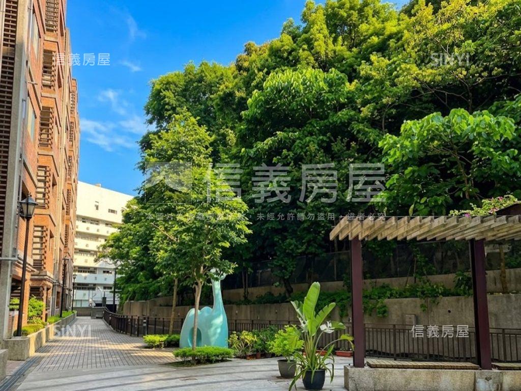 稀有釋出大四房電梯邊間房屋室內格局與周邊環境