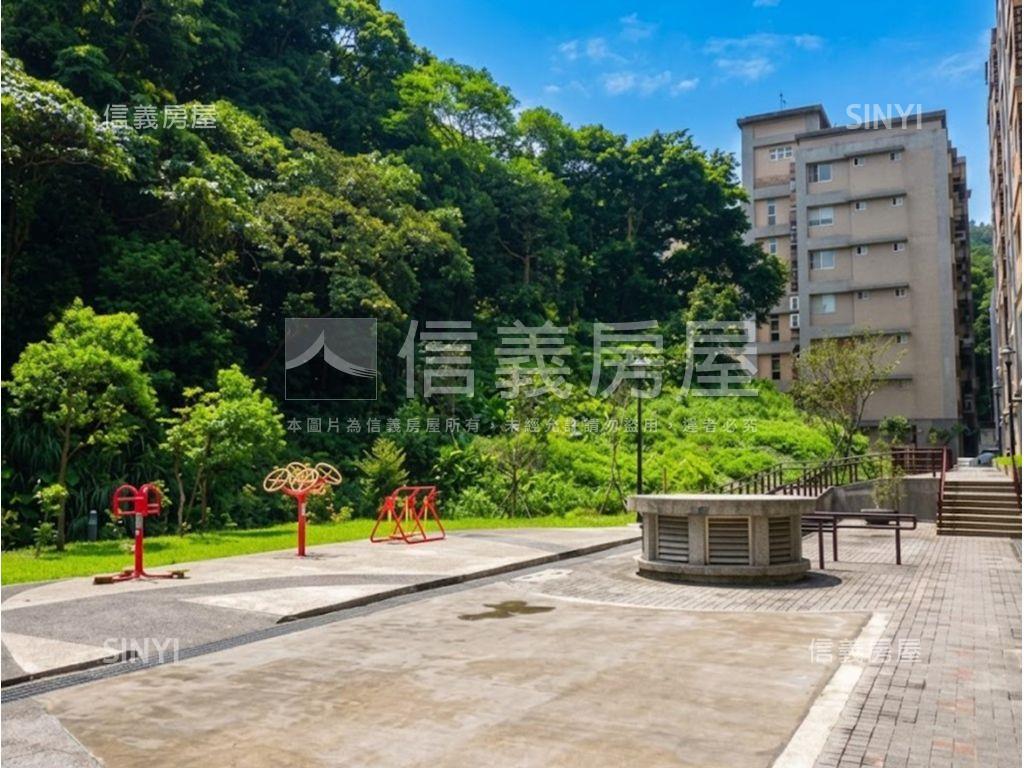 稀有釋出大四房電梯邊間房屋室內格局與周邊環境