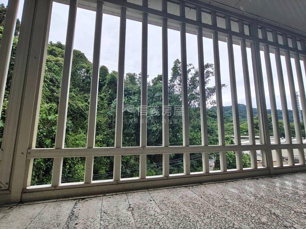 山景近雙捷運明亮三房房屋室內格局與周邊環境