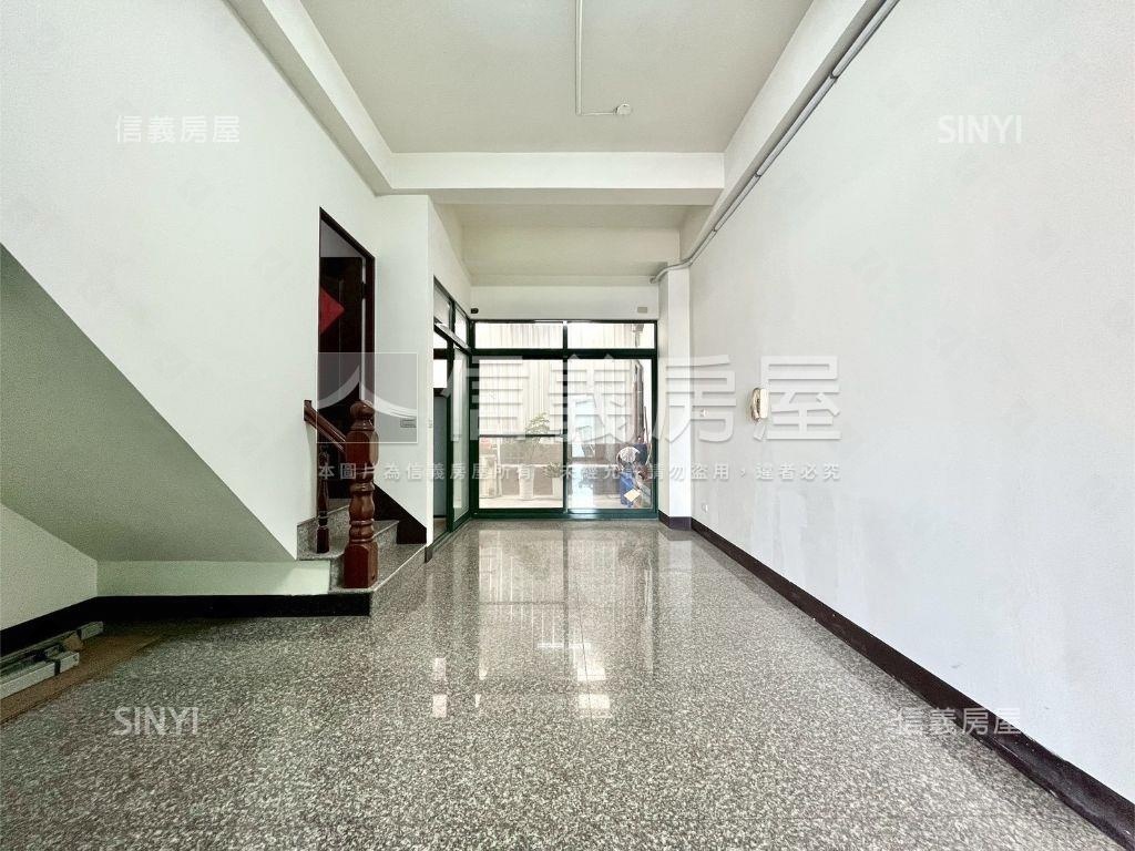 未來鄰近星巴克麥當勞金店房屋室內格局與周邊環境