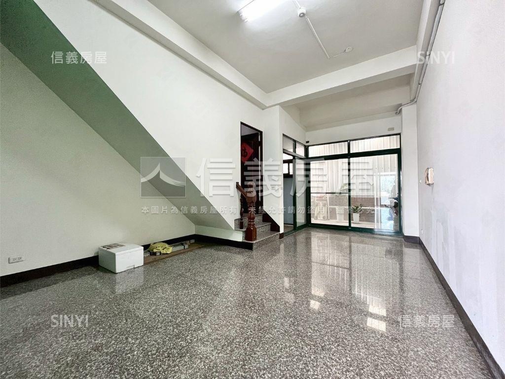 未來鄰近星巴克麥當勞金店房屋室內格局與周邊環境