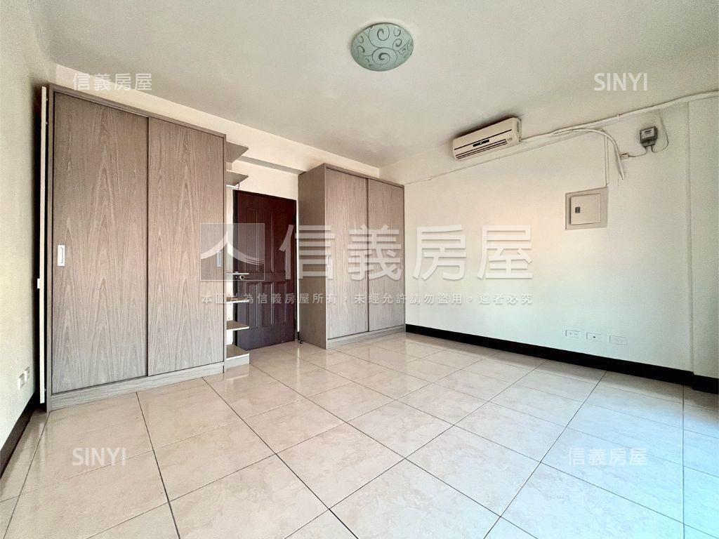 未來鄰近星巴克麥當勞金店房屋室內格局與周邊環境