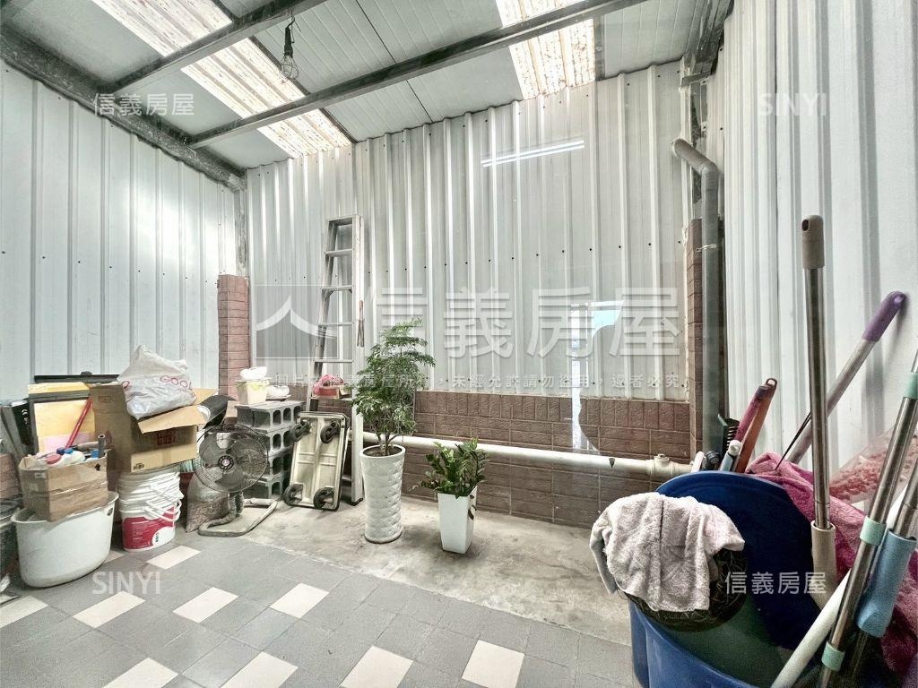 未來鄰近星巴克麥當勞金店房屋室內格局與周邊環境