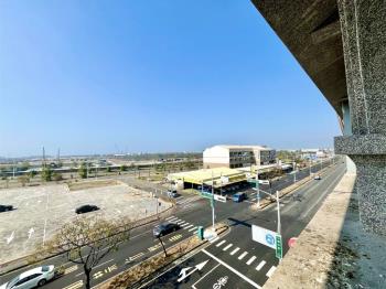 未來鄰近星巴克麥當勞金店