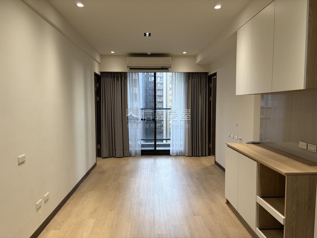 國王三房裝潢美屋房屋室內格局與周邊環境