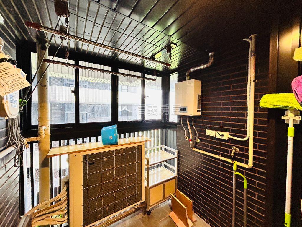 海洋都心２裝潢３房房屋室內格局與周邊環境
