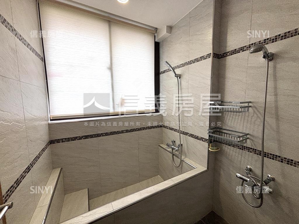 獨棟車庫透天有管理房屋室內格局與周邊環境