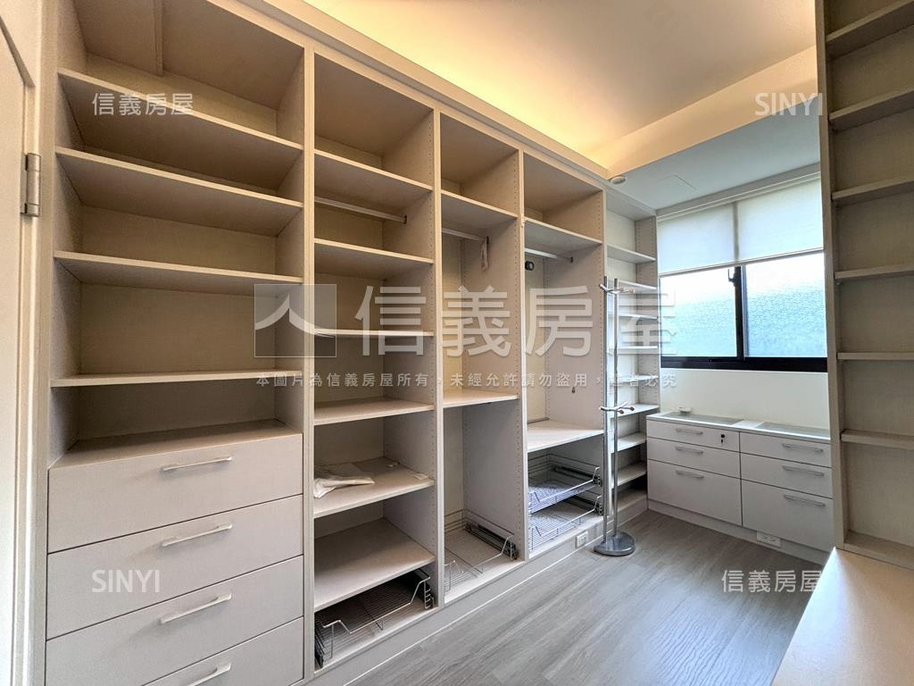 獨棟車庫透天有管理房屋室內格局與周邊環境