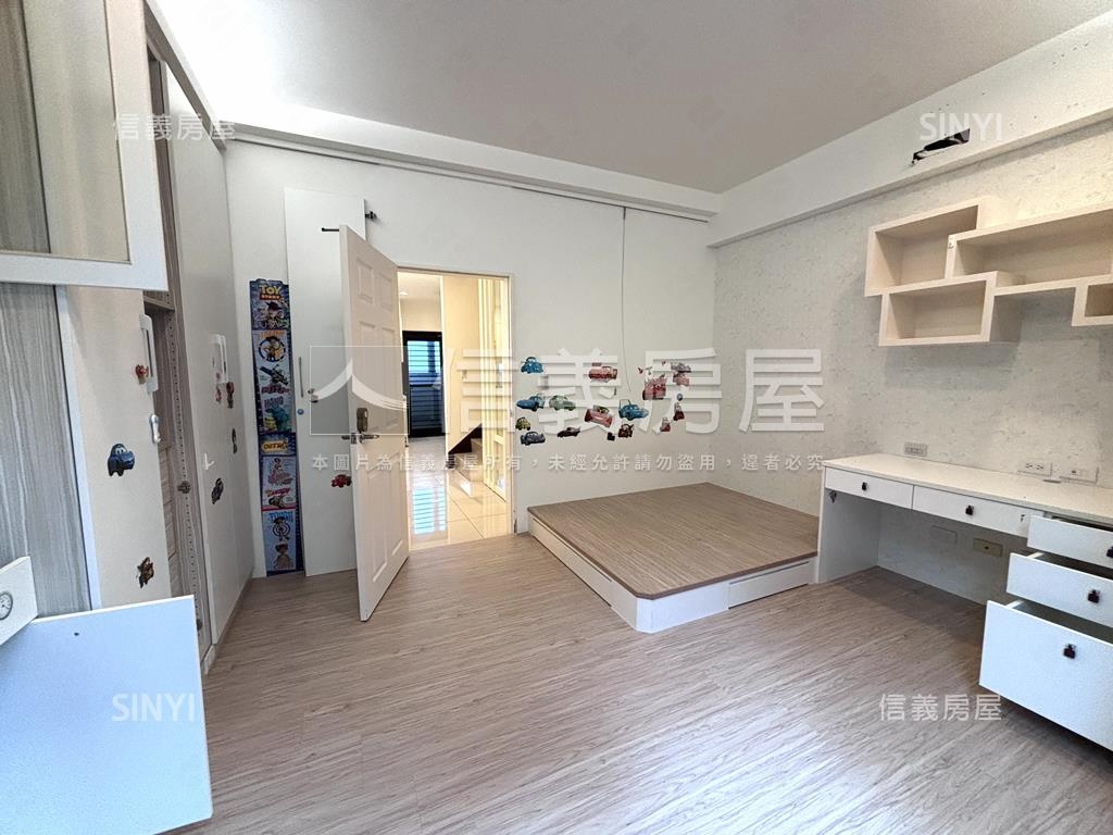 獨棟車庫透天有管理房屋室內格局與周邊環境