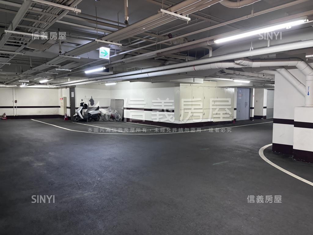 獨棟車庫透天有管理房屋室內格局與周邊環境