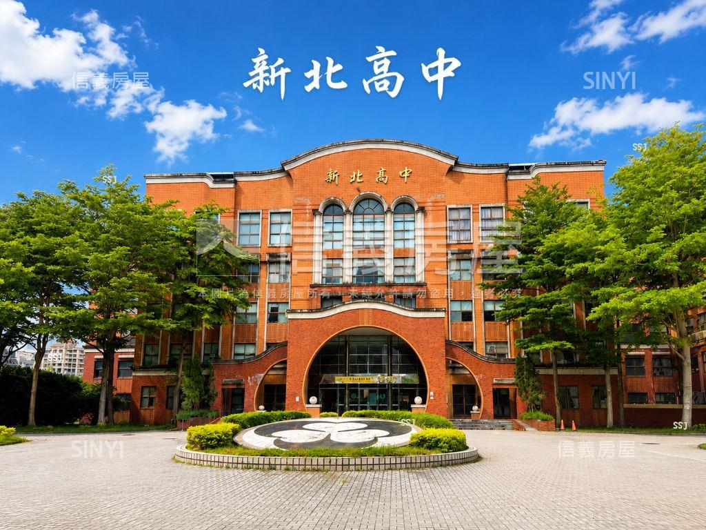 光灩３房車位房屋室內格局與周邊環境