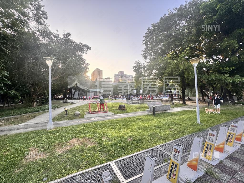 新埔捷運邊間大空間一樓房屋室內格局與周邊環境