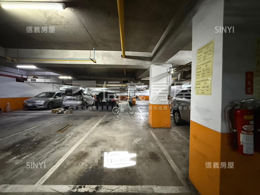 雲曜鼎中美三房平車房屋室內格局與周邊環境