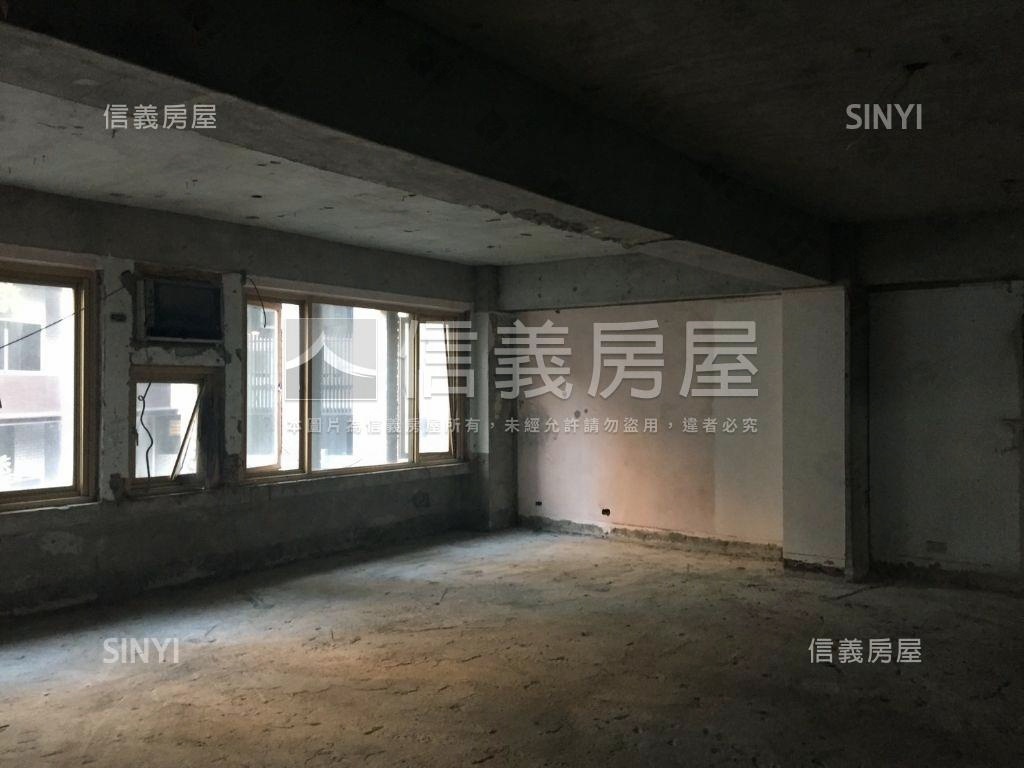 天水大空間毛胚可住可辦房屋室內格局與周邊環境