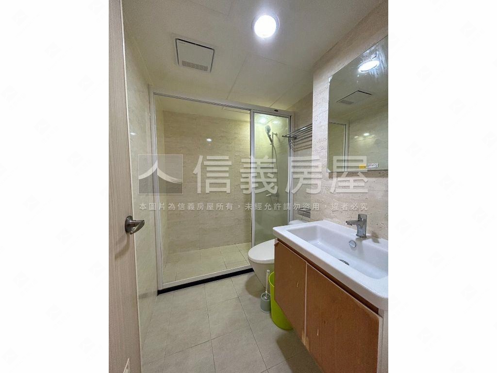 左營悅誠高樓景觀兩房房屋室內格局與周邊環境