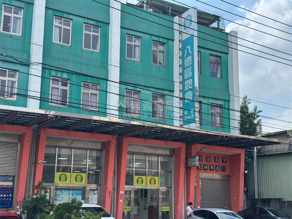 樂活市．頂樓明亮兩房車位房屋室內格局與周邊環境