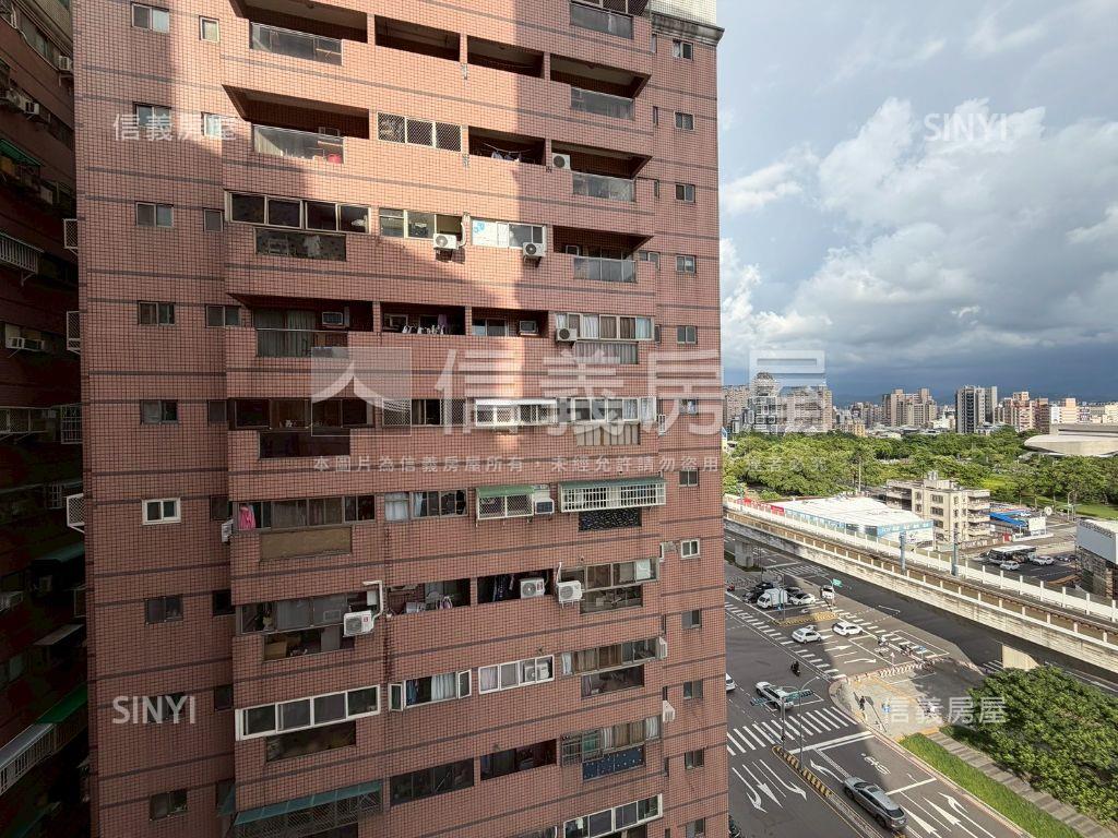 【五權車站】高樓四房車位房屋室內格局與周邊環境