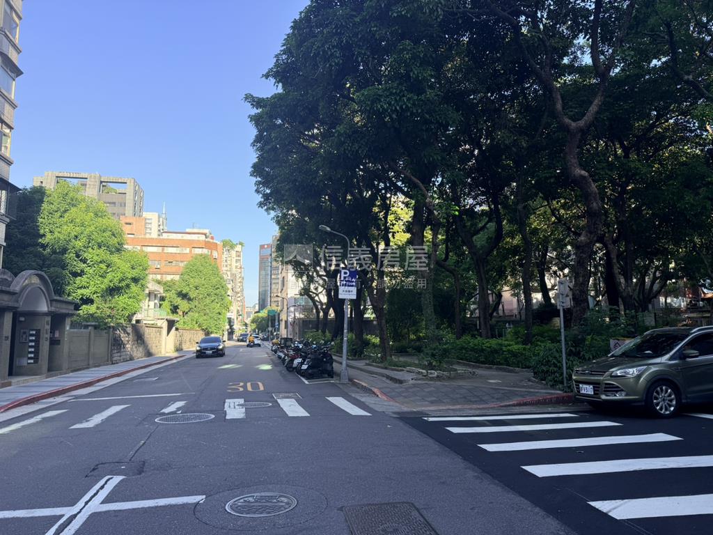 瑞安商圈多元精品１樓房屋室內格局與周邊環境
