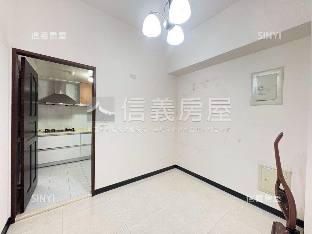 大台北｜稀有４房大空間房屋室內格局與周邊環境