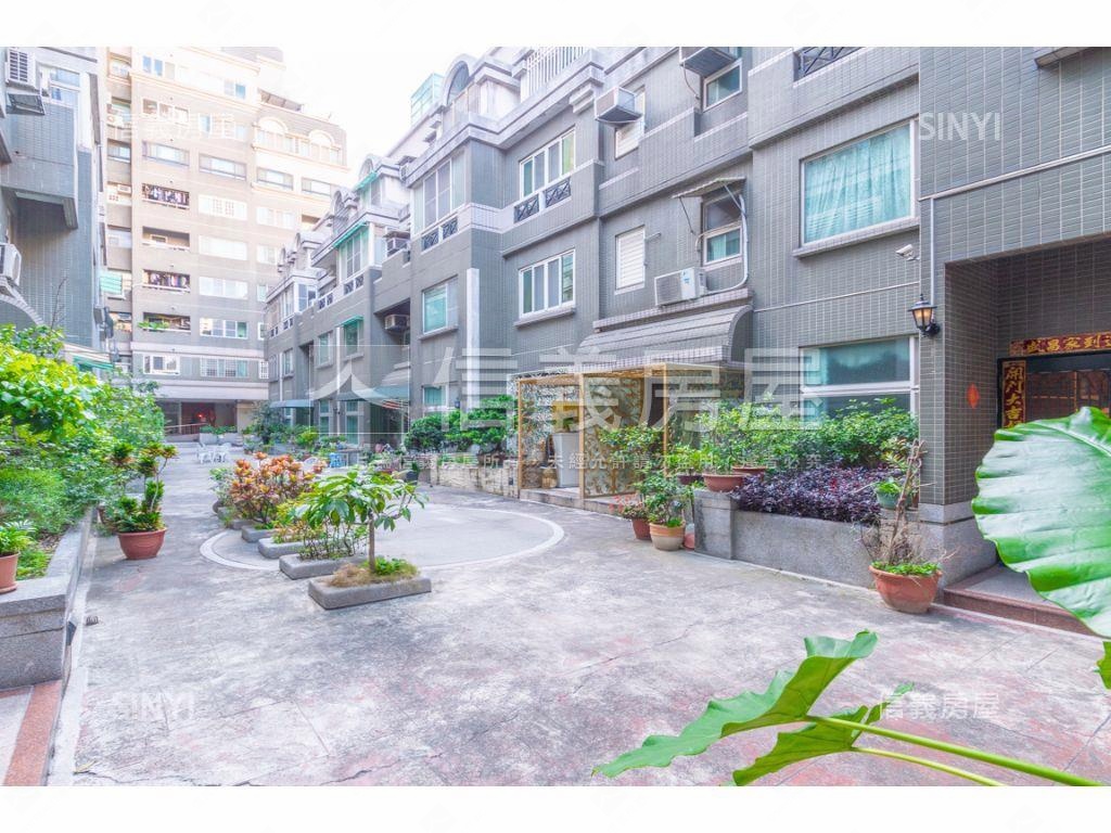秋紅谷邊間大地坪別墅房屋室內格局與周邊環境