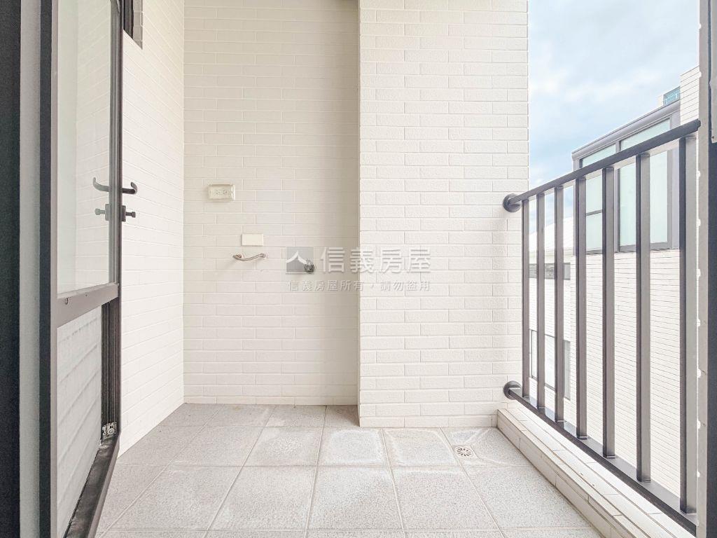 南區全新百萬裝潢美透天房屋室內格局與周邊環境